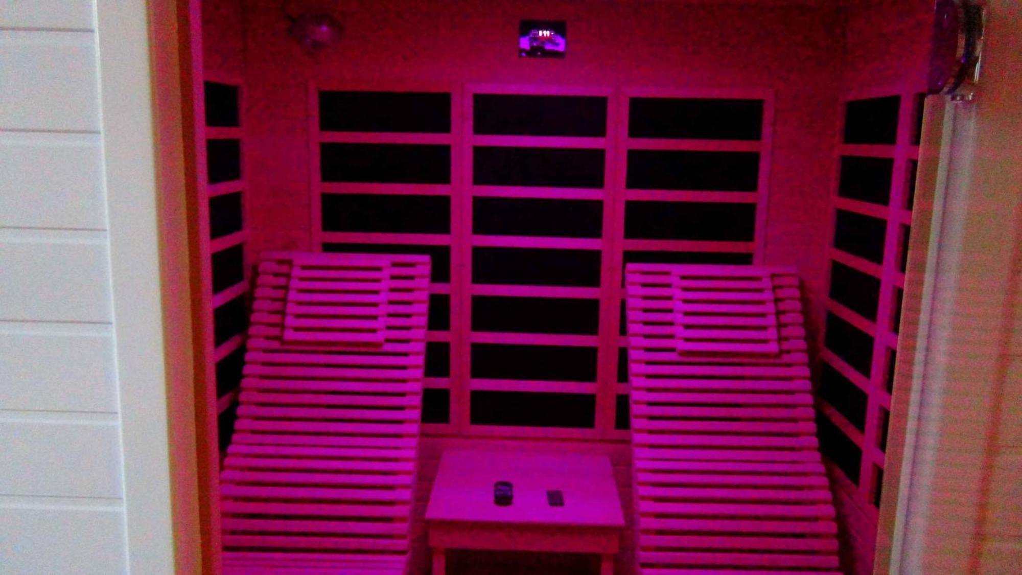 Le Clos Des Tilleuls D Day Home, Chambres D'Hotes, Suite Avec Sauna Privatif, Suite Avec Balneotherapie Privative, En Supplement Option Spa Bain A Remous La Vendelée Εξωτερικό φωτογραφία