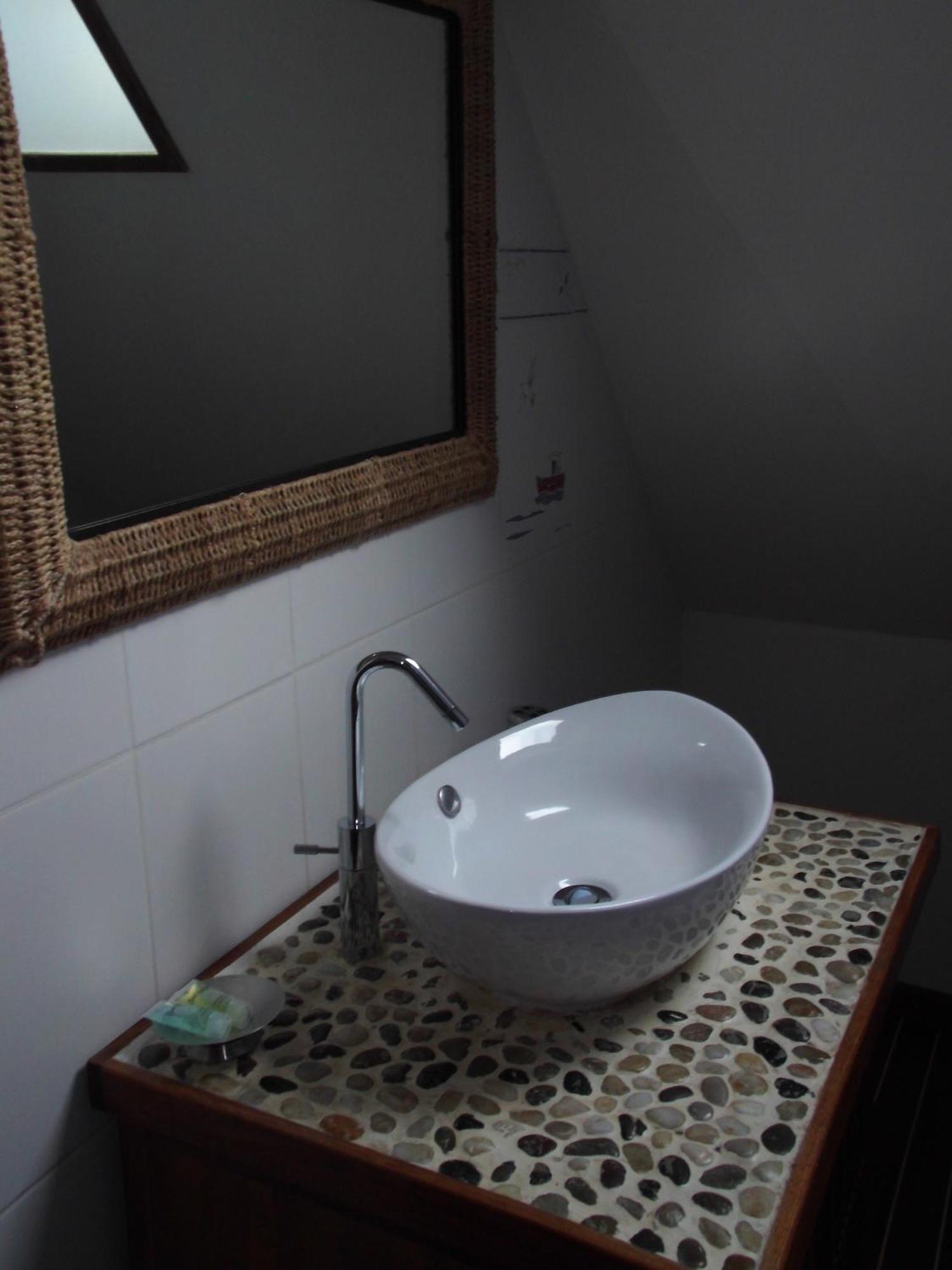 Le Clos Des Tilleuls D Day Home, Chambres D'Hotes, Suite Avec Sauna Privatif, Suite Avec Balneotherapie Privative, En Supplement Option Spa Bain A Remous La Vendelée Δωμάτιο φωτογραφία