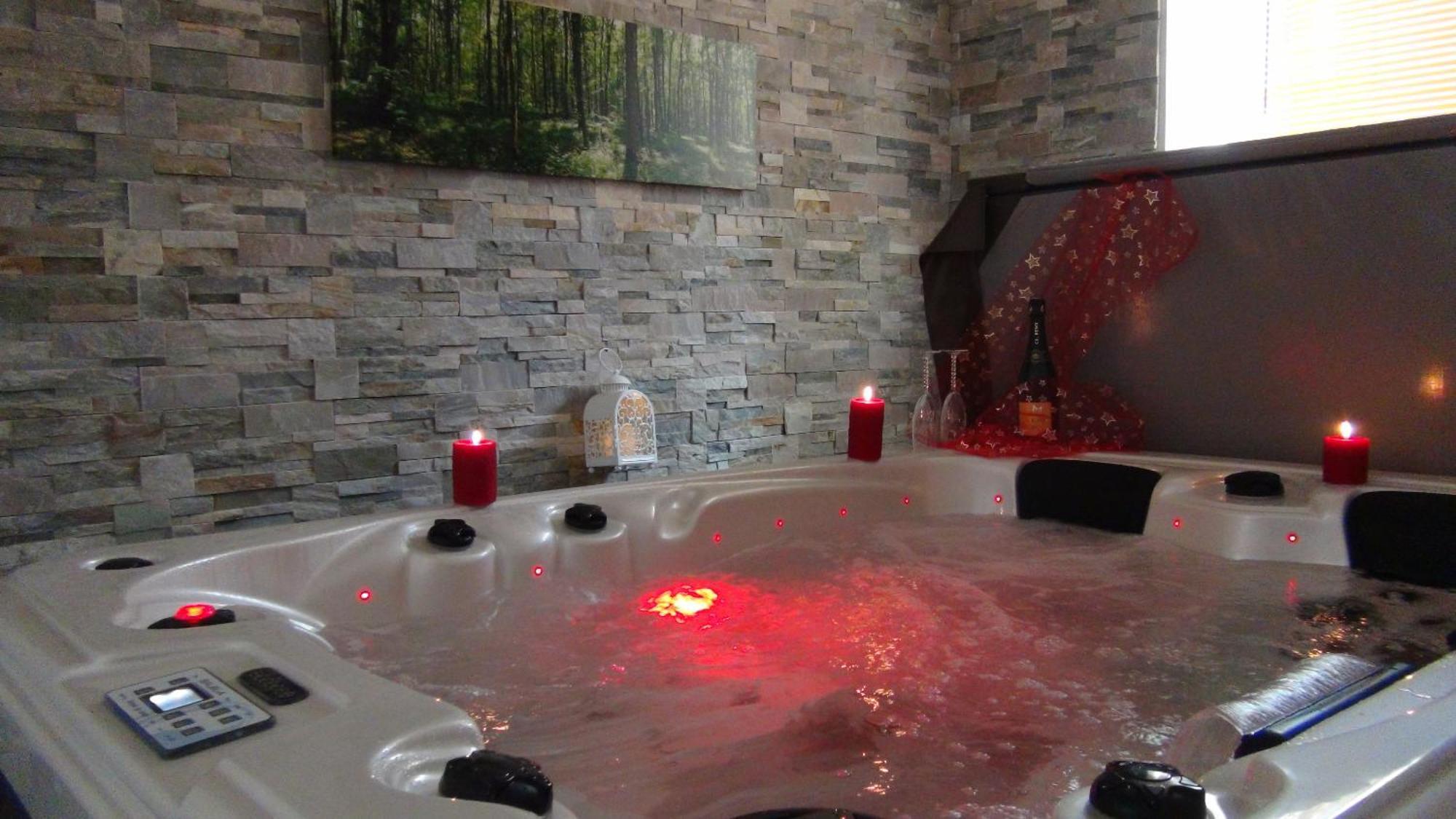 Le Clos Des Tilleuls D Day Home, Chambres D'Hotes, Suite Avec Sauna Privatif, Suite Avec Balneotherapie Privative, En Supplement Option Spa Bain A Remous La Vendelée Εξωτερικό φωτογραφία