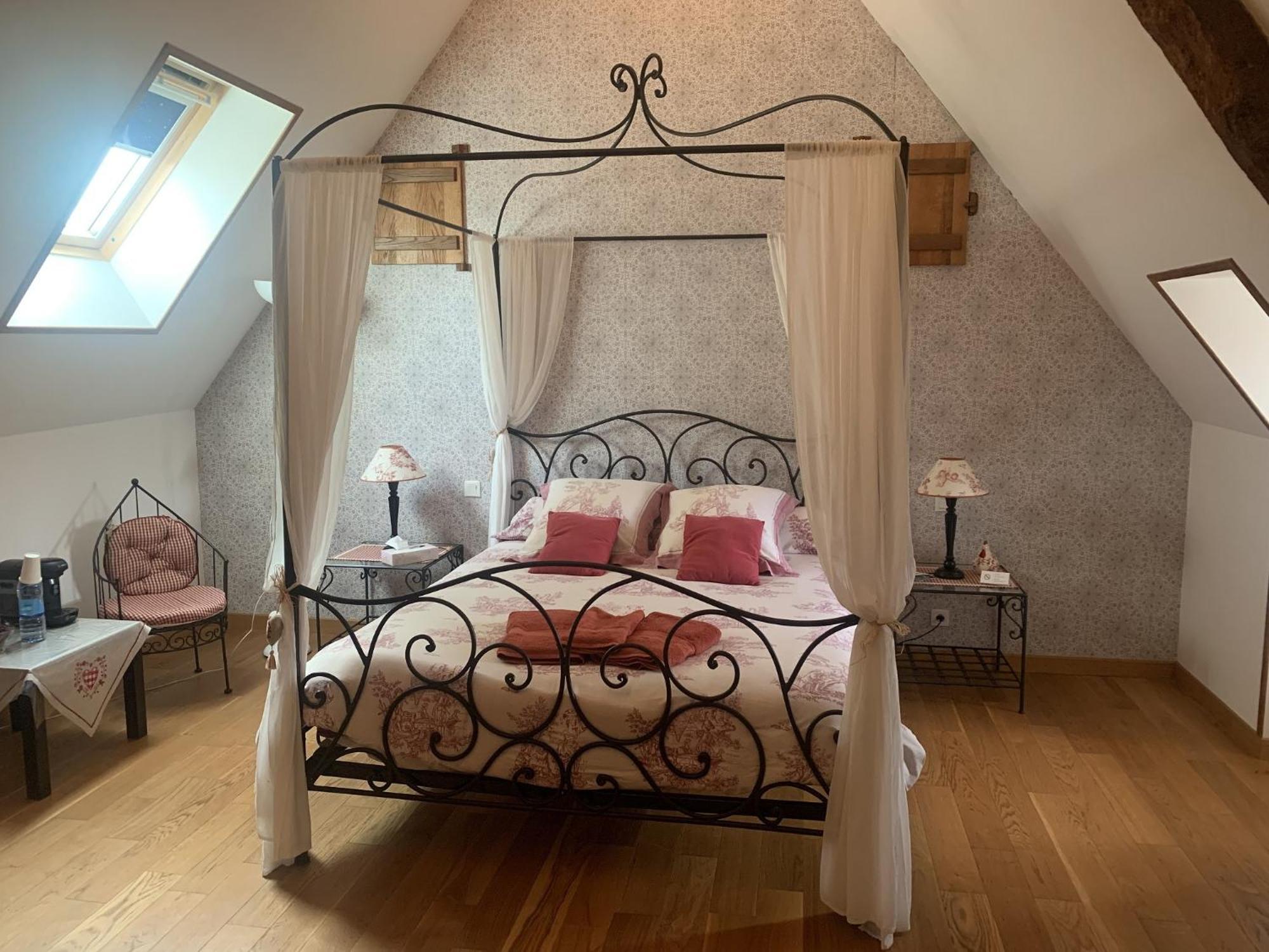 Le Clos Des Tilleuls D Day Home, Chambres D'Hotes, Suite Avec Sauna Privatif, Suite Avec Balneotherapie Privative, En Supplement Option Spa Bain A Remous La Vendelée Εξωτερικό φωτογραφία